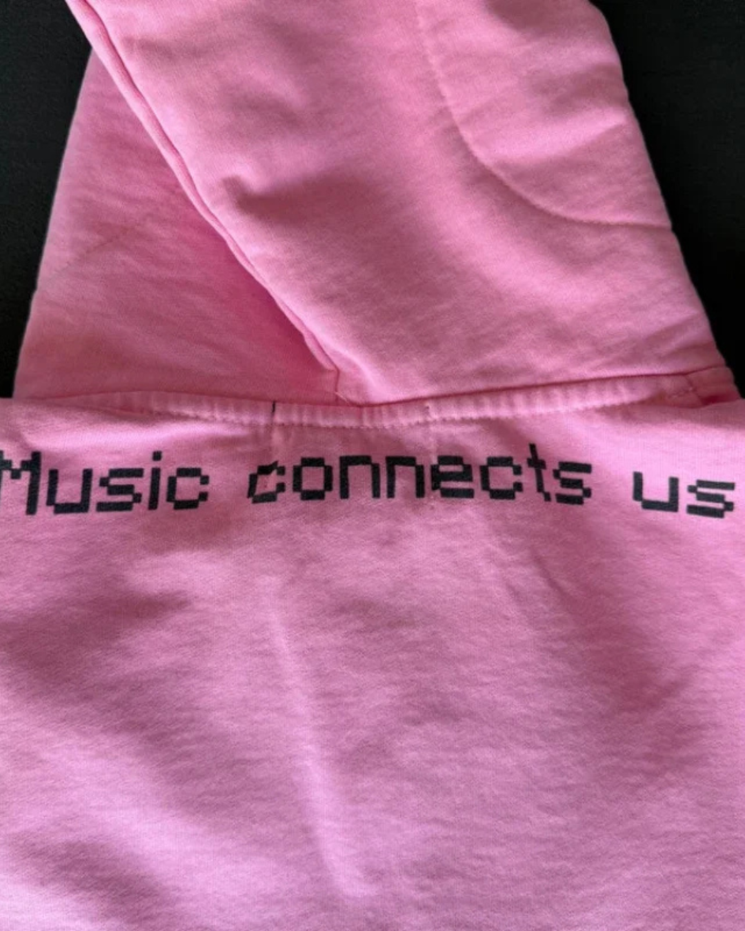 CONNECTED BY MUSIC ZIPUP ⚠︎